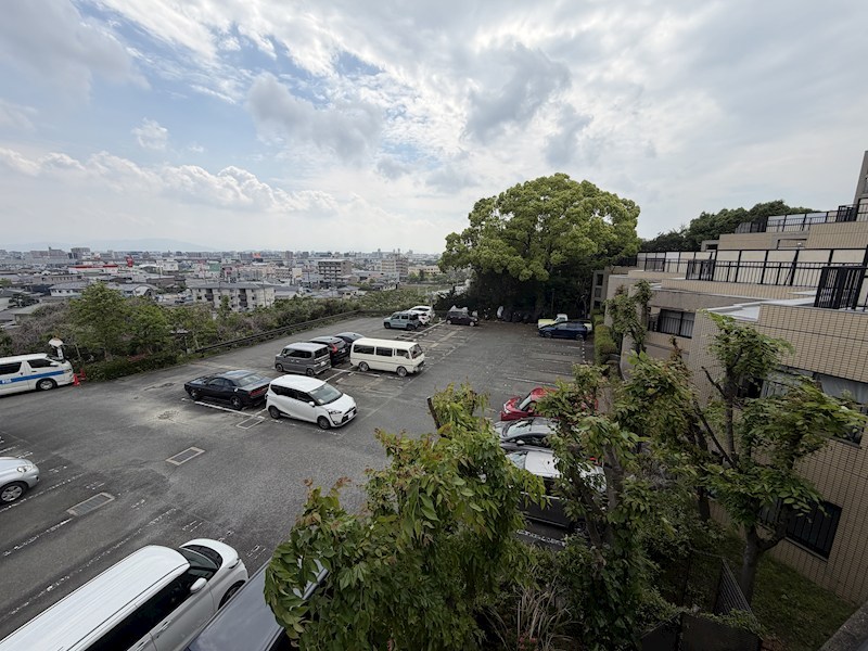 アンビエント松崎 共用部写真（駐車場）