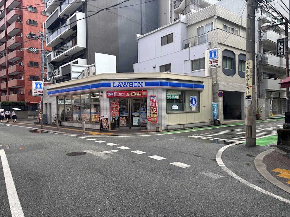 赤坂ハウス コンビニ