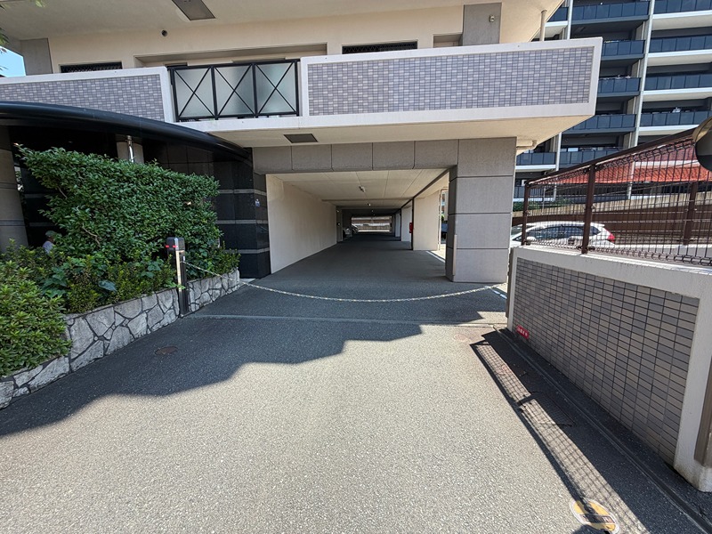 エイルヴィラグランシス吉塚 共用部写真（駐車場）