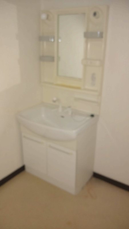 名古屋市名東区神月町1121番 内観写真（洗面台・洗面所）