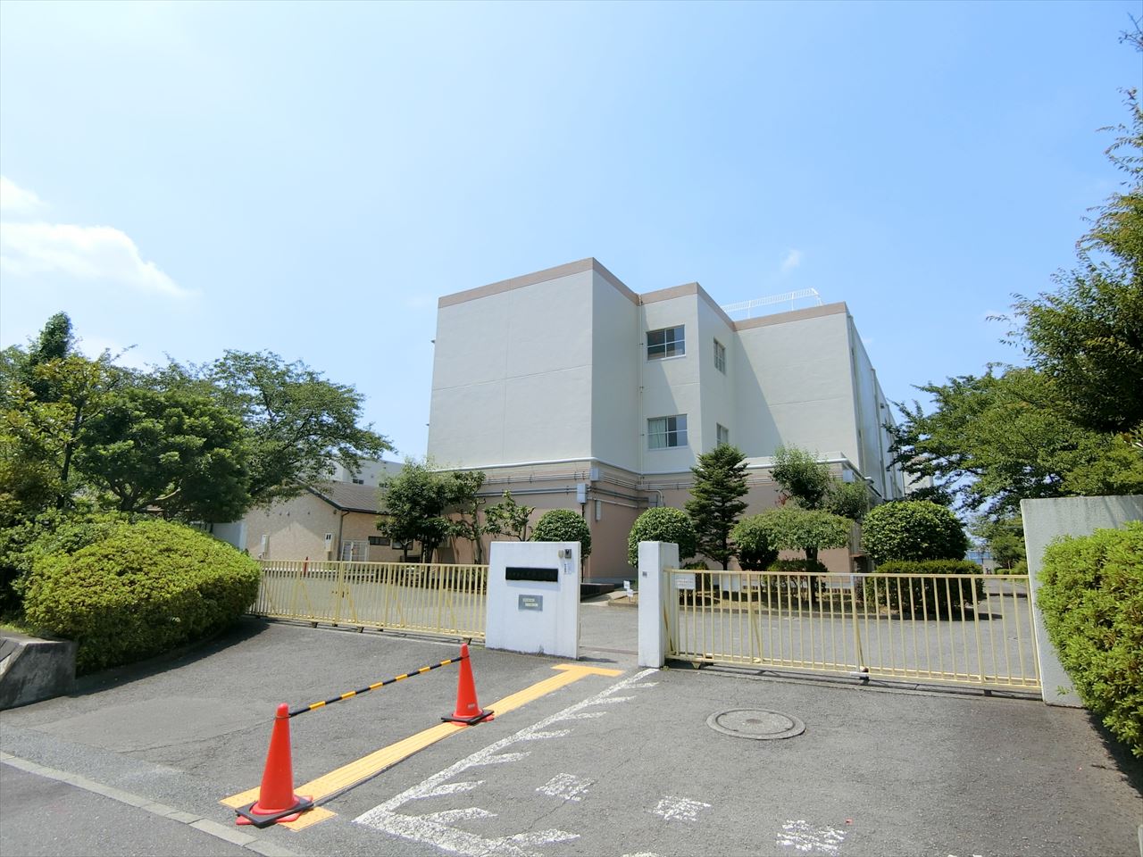 柿生住宅 小学校