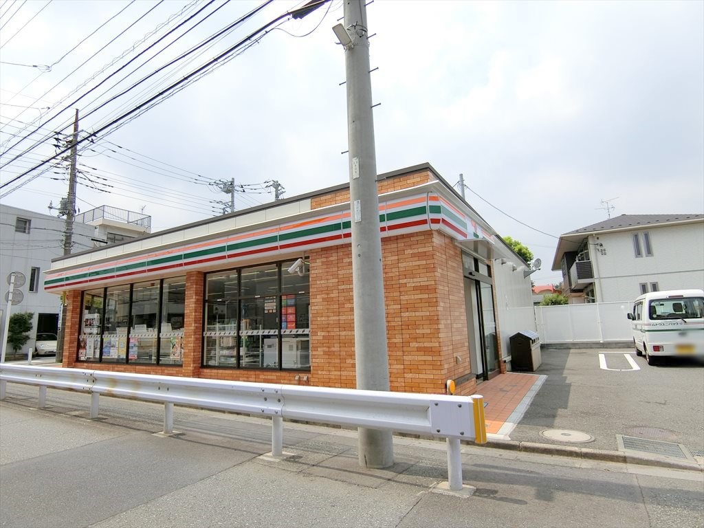 川崎市中原区井田中ノ町戸建 コンビニ
