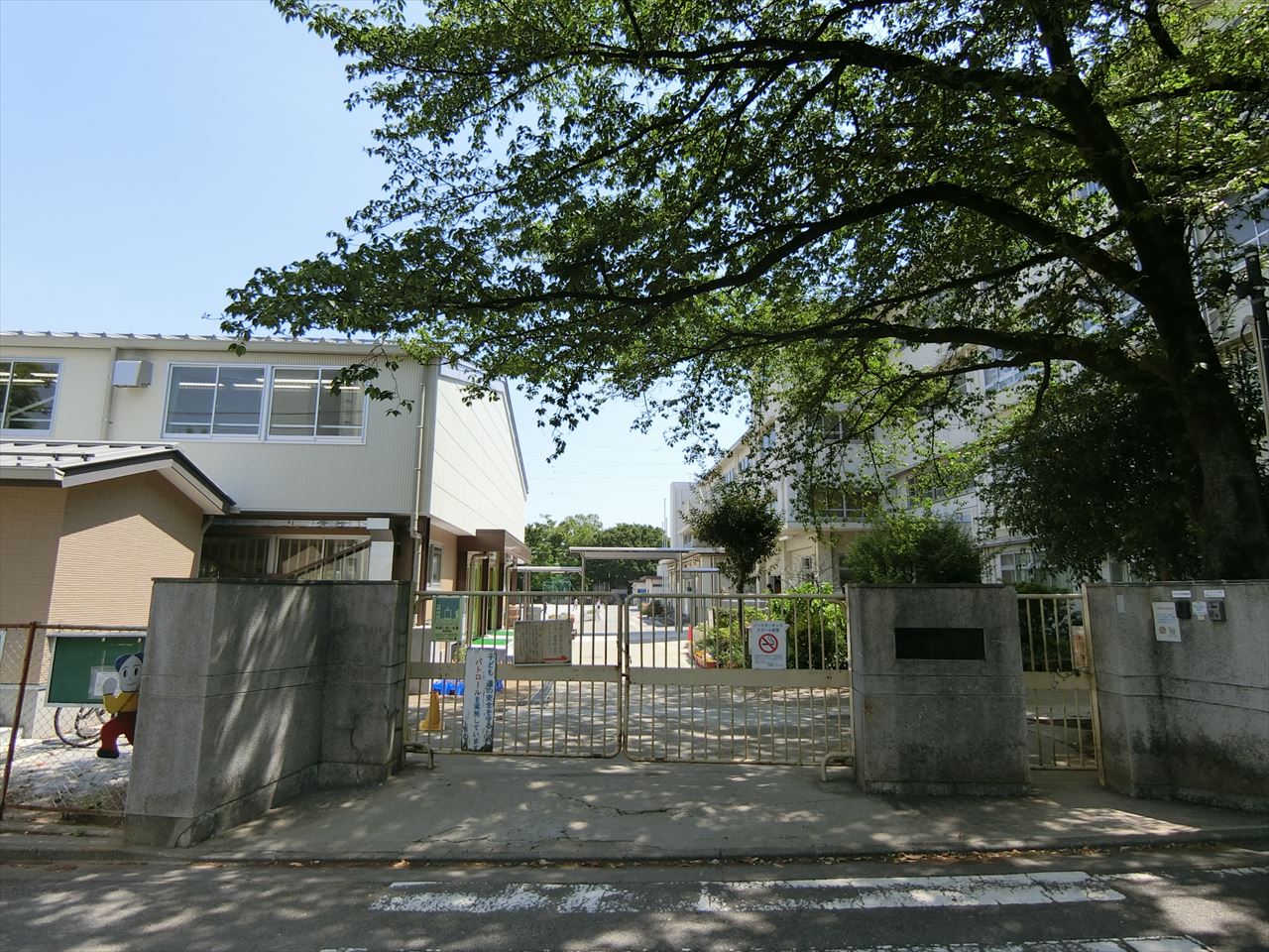 生田住宅1号棟 小学校