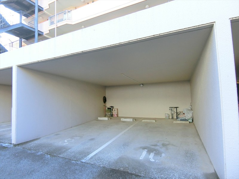 綱島ダイヤモンドマンション 共用部写真（駐車場）