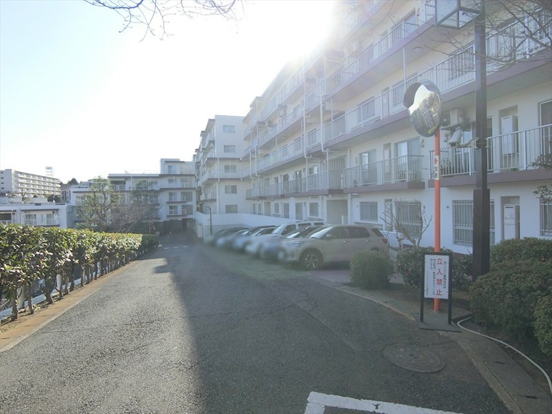 ユーカリハイツ久末 共用部写真（駐車場）