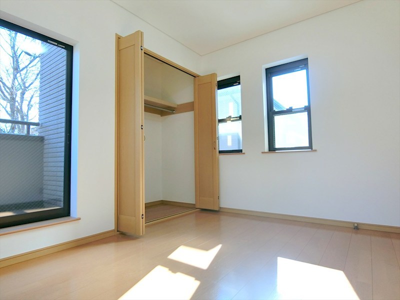 川崎市多摩区長尾7丁目戸建 内観写真（子供部屋）