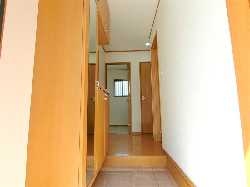 川崎市宮前区潮見台戸建 現地写真（玄関）