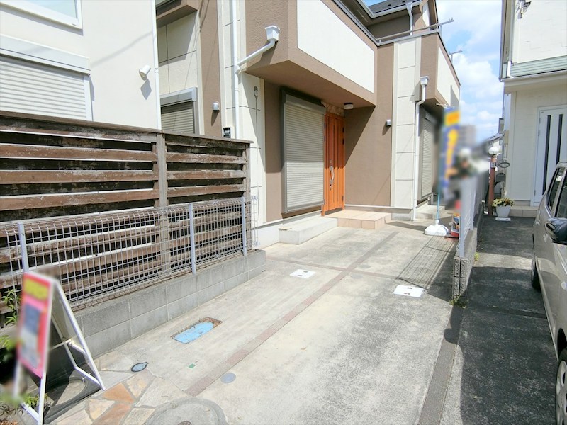 川崎市宮前区潮見台戸建 現地写真（駐車場）