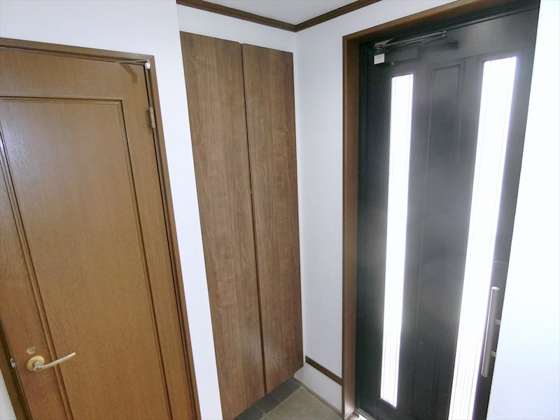 川崎市麻生区東百合丘2丁目戸建 現地写真（玄関）