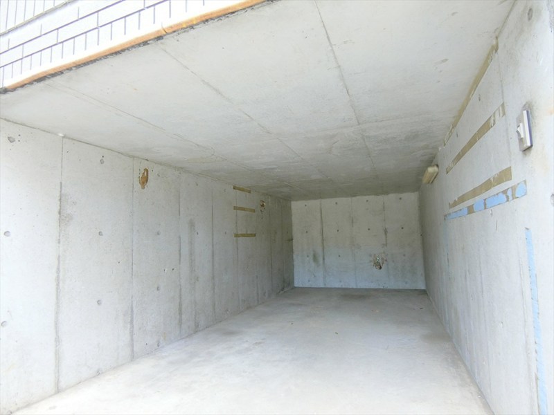 川崎市麻生区東百合丘2丁目戸建 現地写真（駐車場）