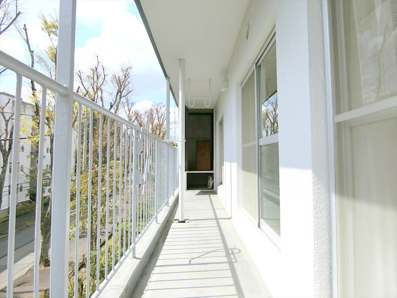 宮前平グリーンハイツ36号棟 現地写真（バルコニー）