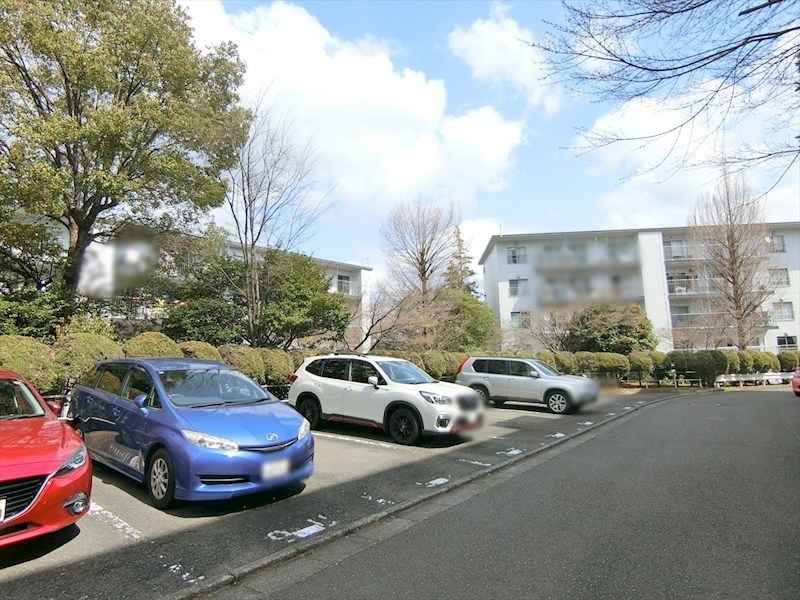 宮前平グリーンハイツ36号棟 共用部写真（駐車場）