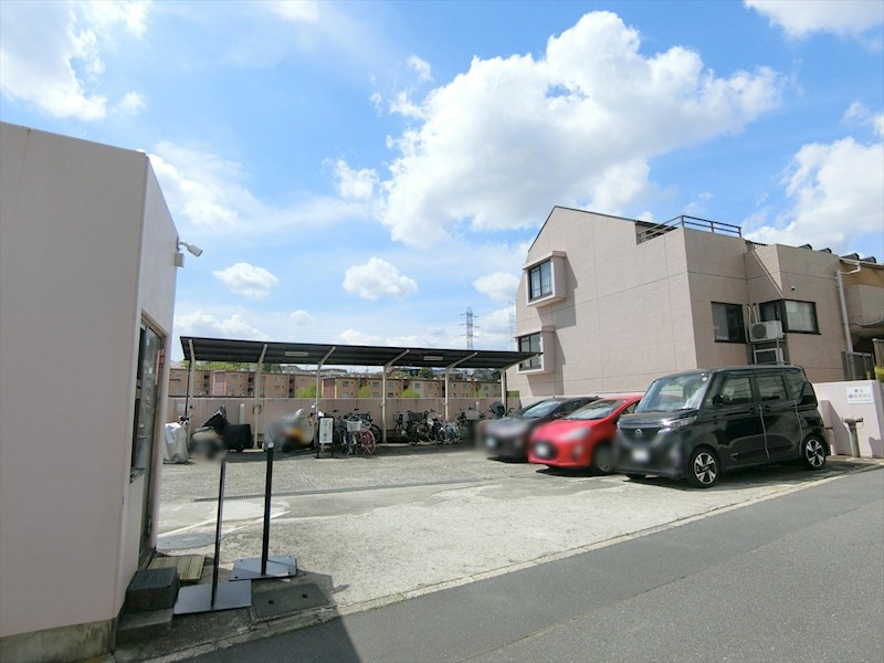 ライオンズヒルズ梶が谷 共用部写真（駐車場）