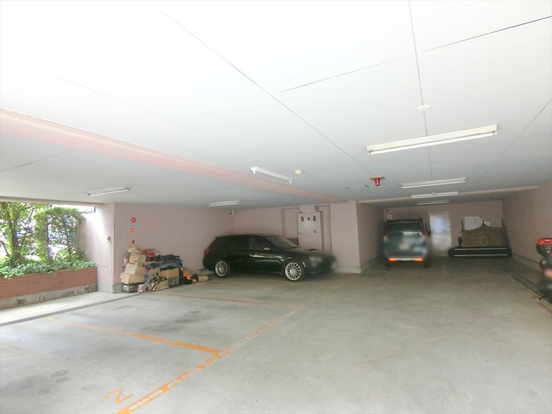 鷺沼さくら公園スカイマンション 共用部写真（駐車場）