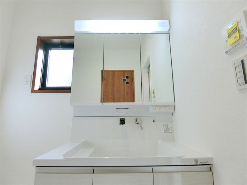 川崎市宮前区西野川3丁目戸建 内観写真（洗面台・洗面所）