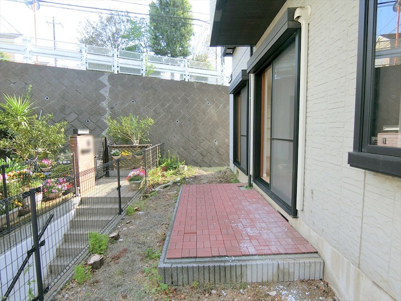 川崎市宮前区西野川3丁目戸建 現地写真（庭）