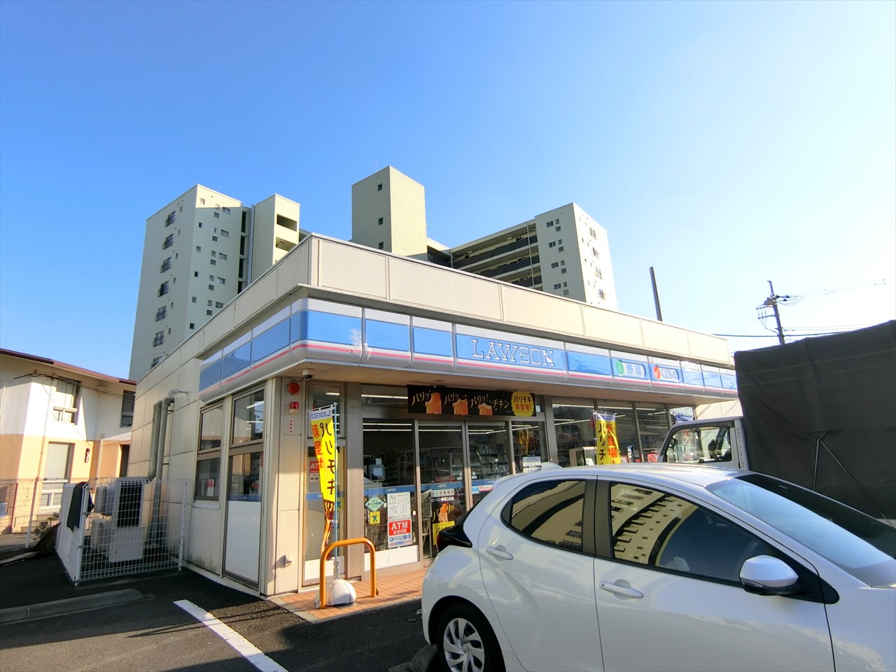 東急ドエル江田ビレジB棟 コンビニ