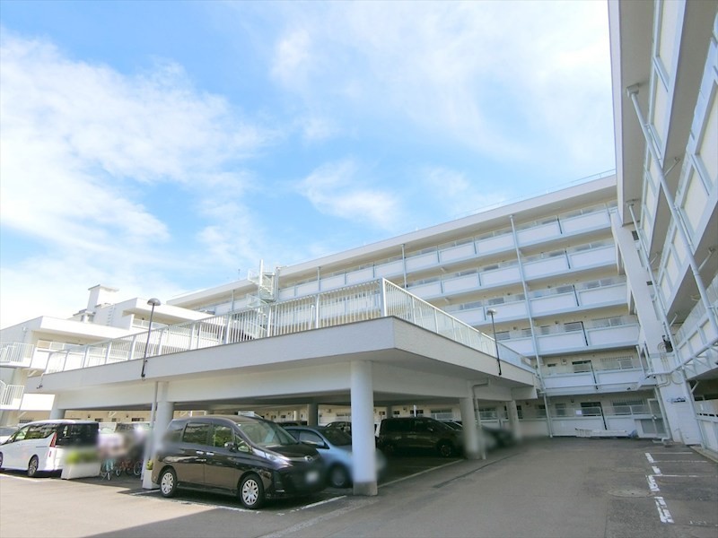 元住吉マンション 共用部写真（駐車場）