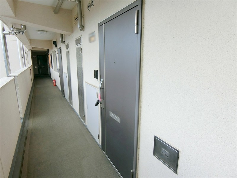 京王向ヶ丘マンション 現地写真（玄関）
