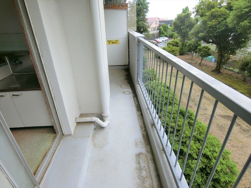 麻生台団地22号棟 現地写真（バルコニー）