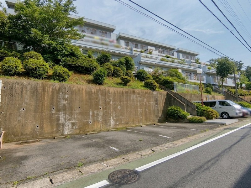 グリーンハイツ百合ヶ丘 共用部写真（駐車場）