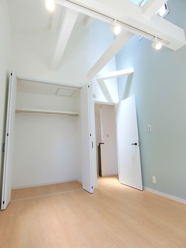 川崎市多摩区菅馬場1丁目戸建 内観写真（子供部屋）