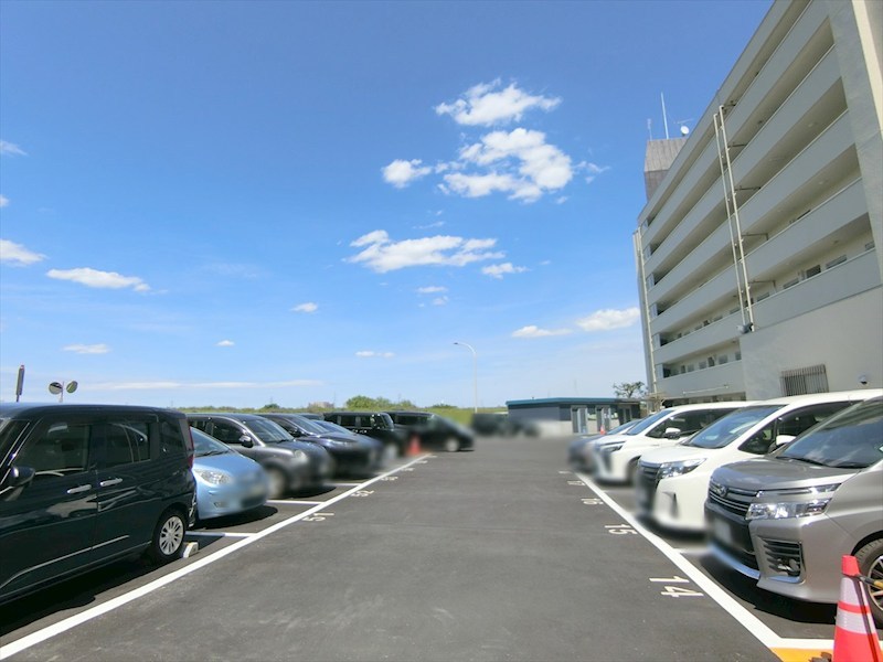 メゾンドール多摩川 共用部写真（駐車場）
