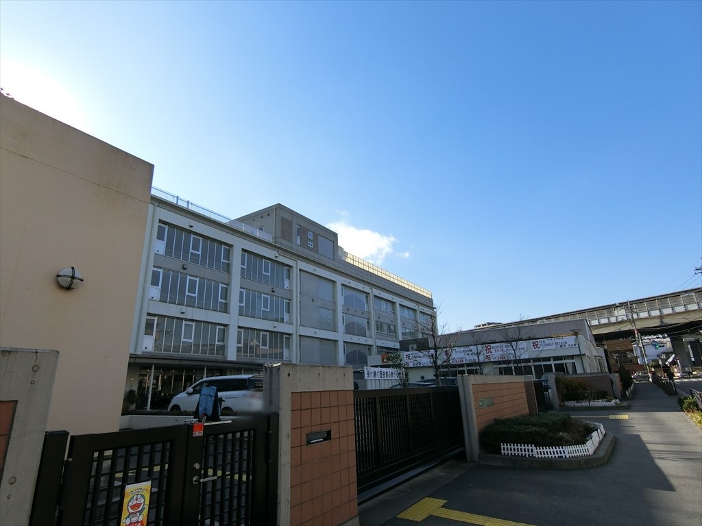 ライオンズプラザ武蔵新城 中学校