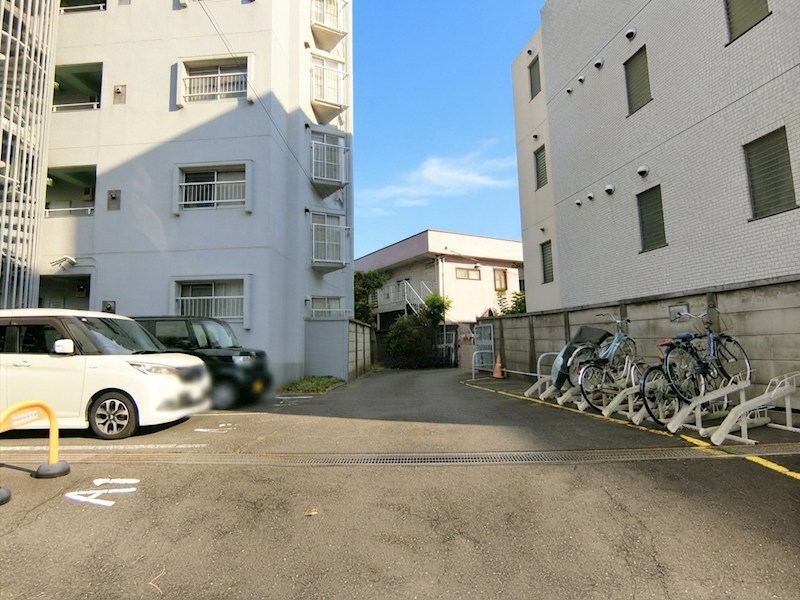 角栄多摩川ハイホーム 共用部写真（駐車場）