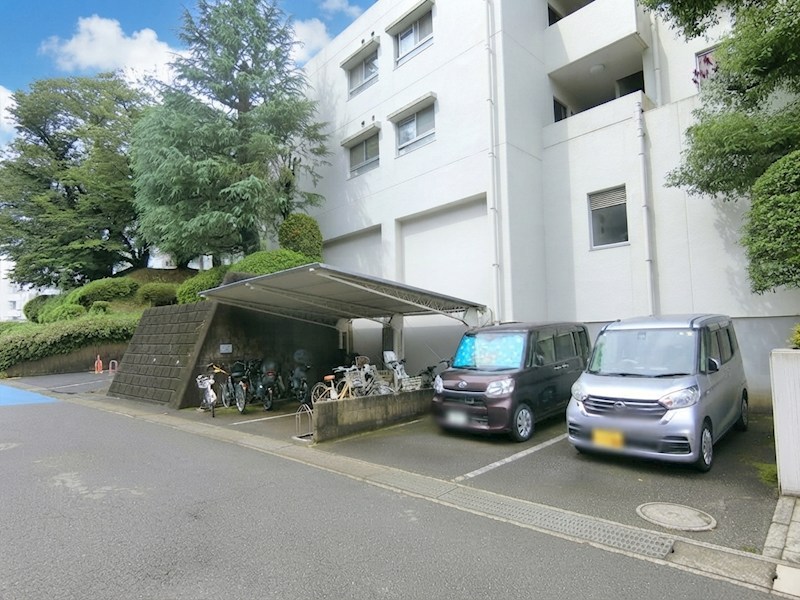 ライオンズマンション宮崎台 共用部写真（駐車場）
