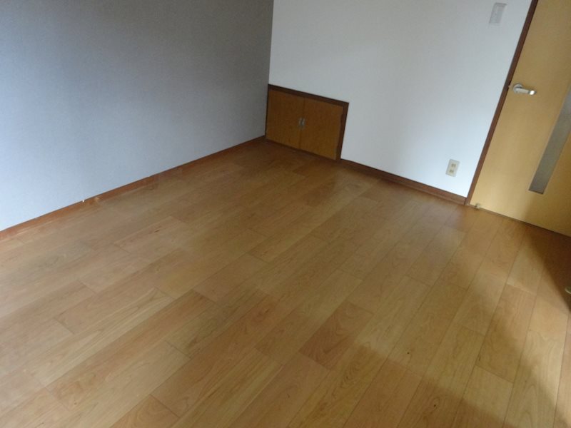 緑区曽根一丁目　中古戸建　　1730万円 内観写真（リビング以外の居室）