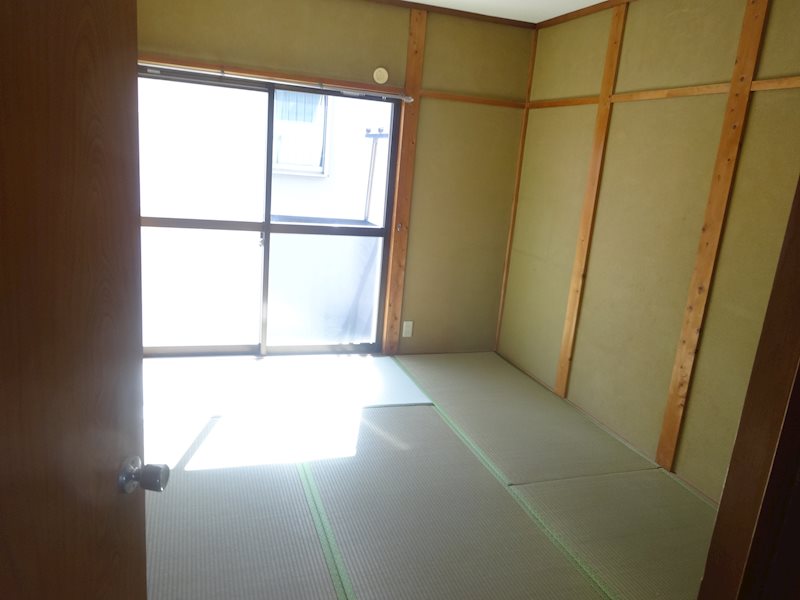 緑区曽根一丁目　中古戸建　　1730万円 内観写真（リビング以外の居室）