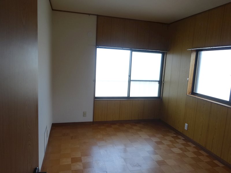 緑区曽根一丁目　中古戸建　　1730万円 内観写真（リビング以外の居室）