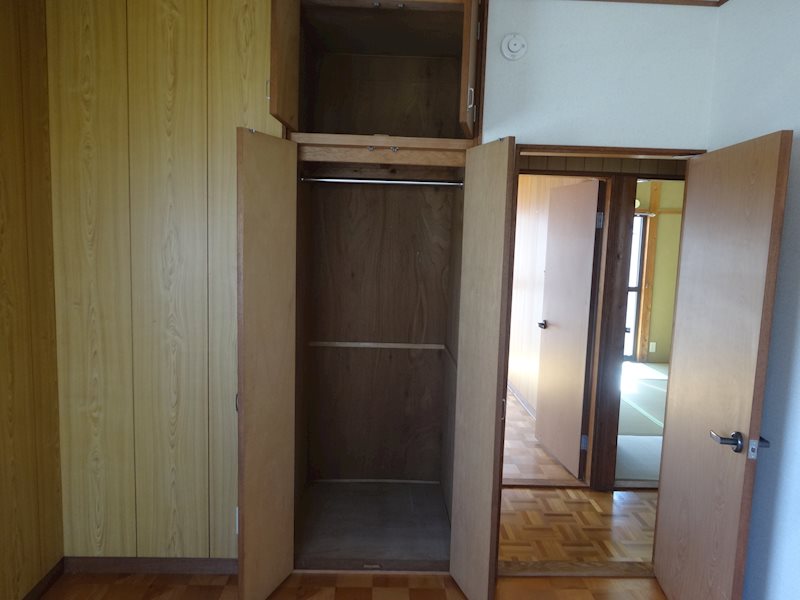 緑区曽根一丁目　中古戸建　　1730万円 内観写真（収納）