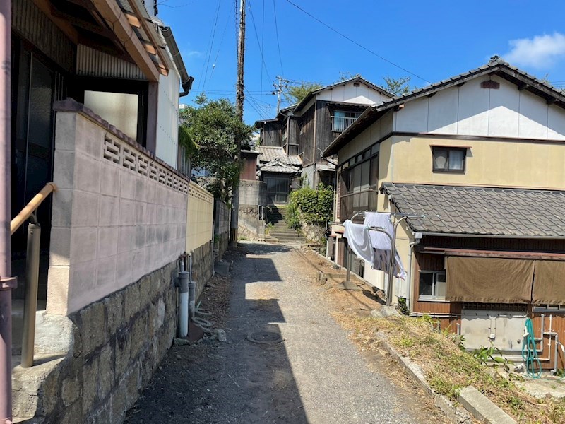 上原町土地 現地写真（前面道路含む現地写真）
