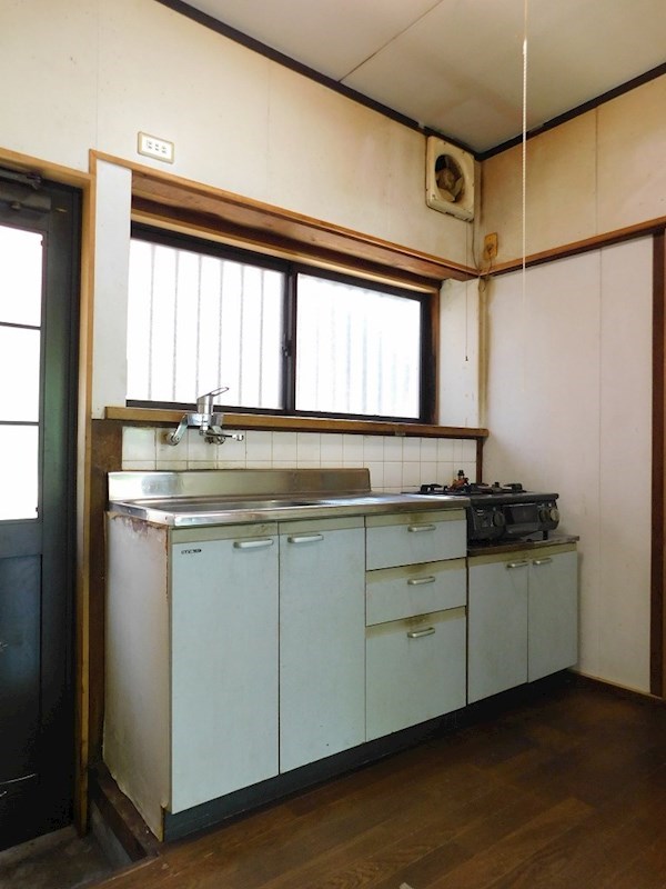 大里桜ヶ丘戸建 内観写真（キッチン）