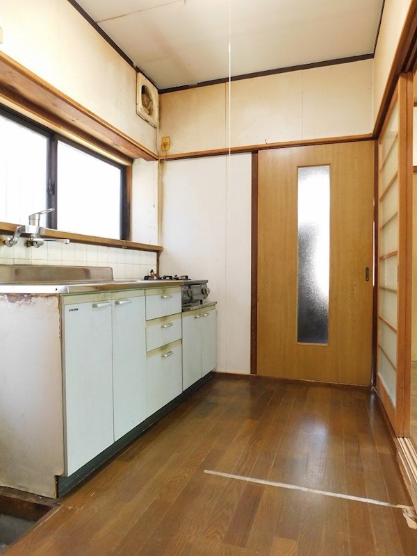 大里桜ヶ丘戸建 内観写真（キッチン）