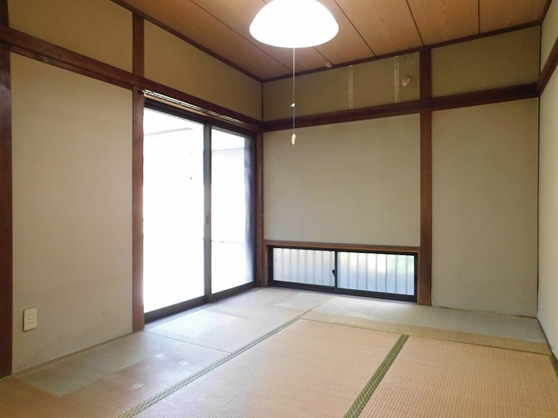 大里桜ヶ丘戸建 内観写真（リビング以外の居室）