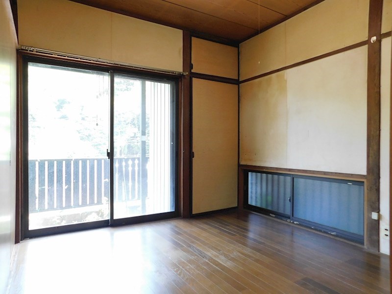 大里桜ヶ丘戸建 内観写真（リビング）