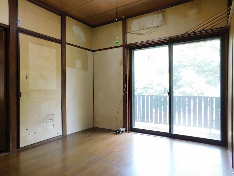 大里桜ヶ丘戸建 内観写真（リビング）