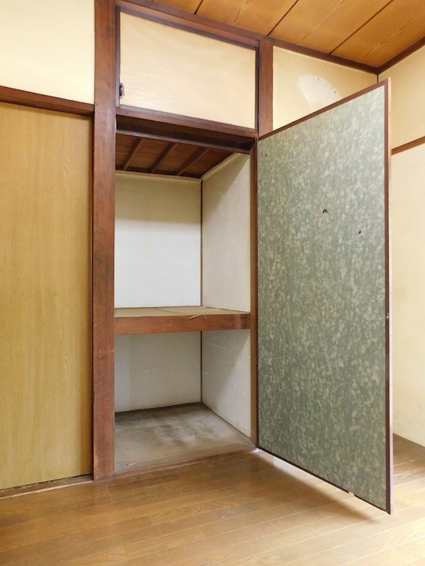 大里桜ヶ丘戸建 内観写真（収納）
