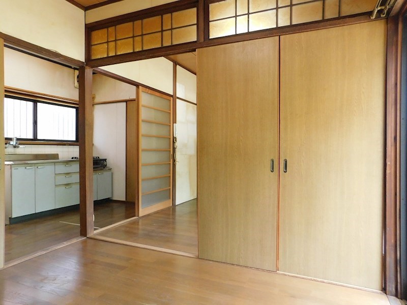 大里桜ヶ丘戸建 内観写真（リビング以外の居室）