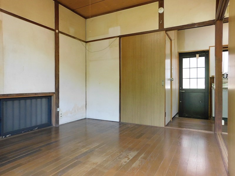 大里桜ヶ丘戸建 内観写真（リビング以外の居室）