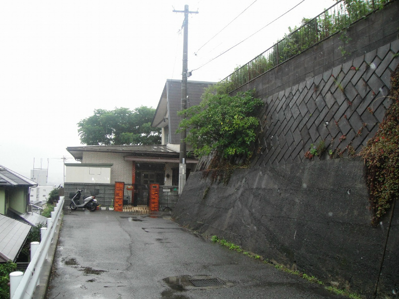 湯川二丁目土地 現地写真（前面道路含む現地写真）