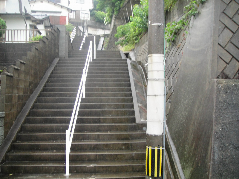 湯川二丁目土地 現地写真（前面道路含む現地写真）