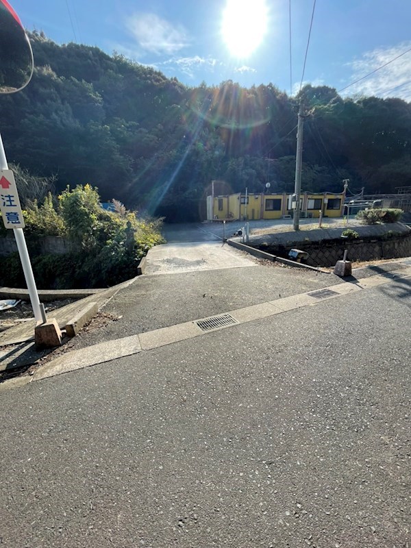 大字長行土地 現地写真（前面道路含む現地写真）