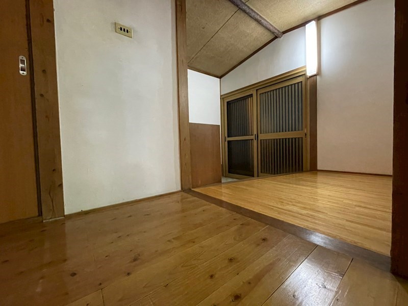 中尾二丁目戸建 内観写真（リビング以外の居室）