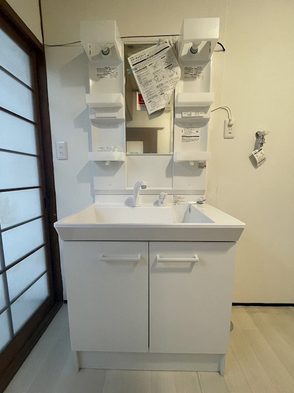 荒手一丁目戸建 内観写真（洗面台・洗面所）