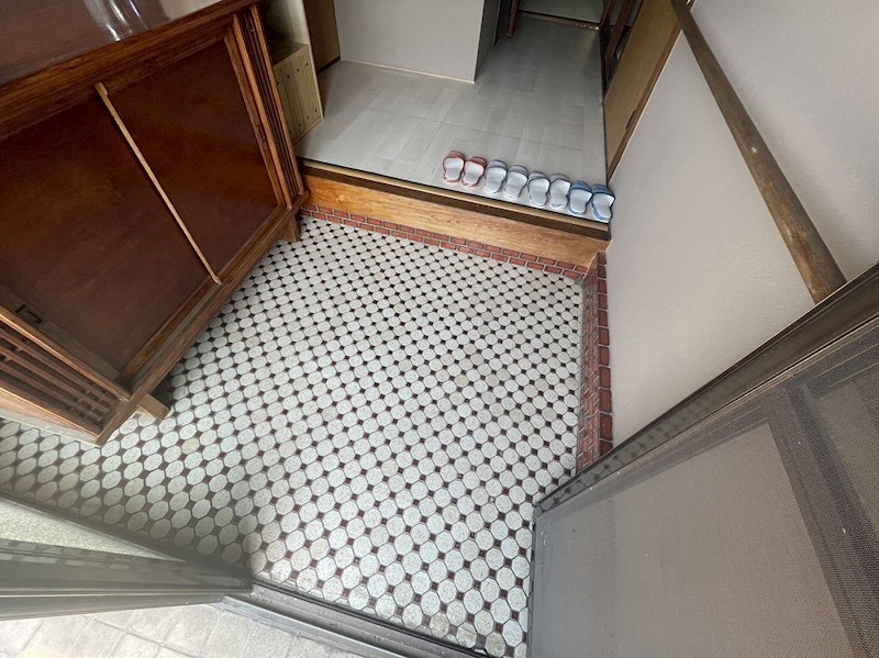 荒手一丁目戸建 現地写真（玄関）