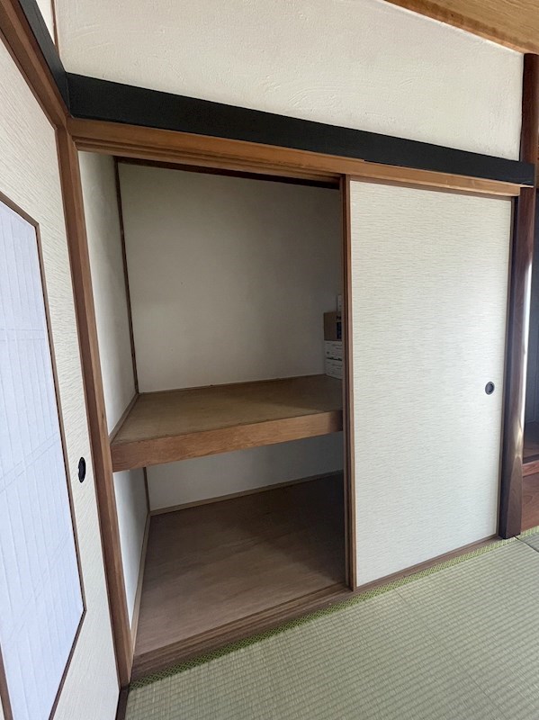 荒手一丁目戸建 内観写真（収納）